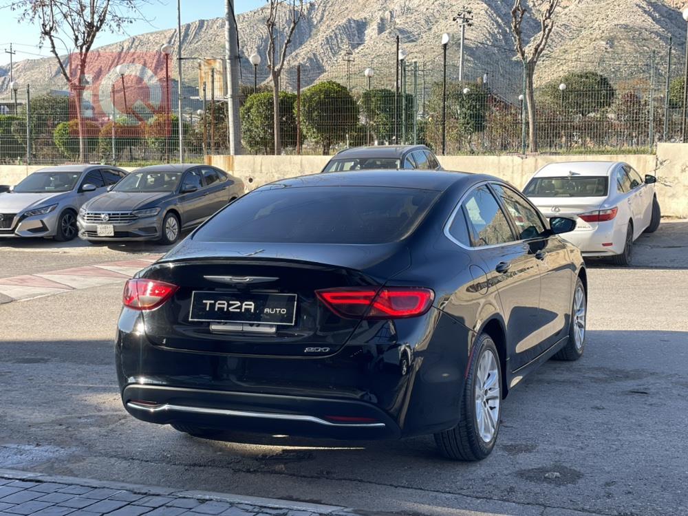 Chrysler 200